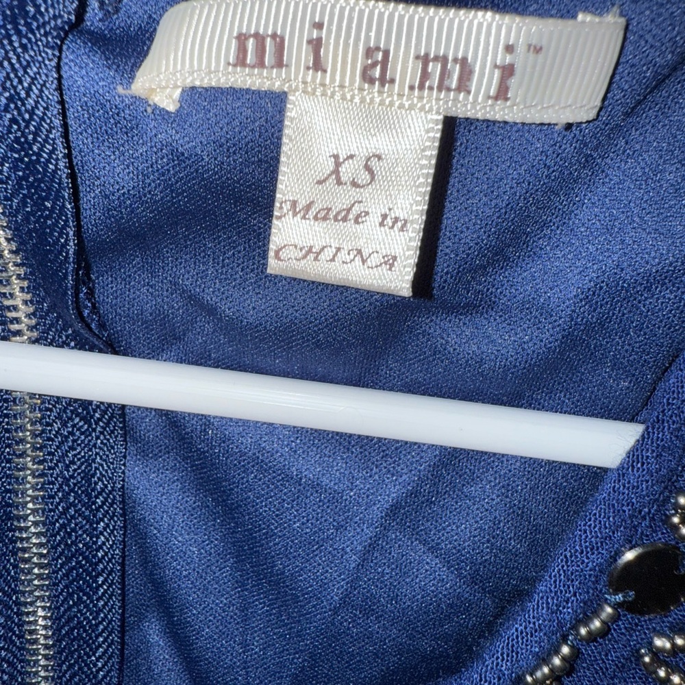 Dress - Picture 4 of 4